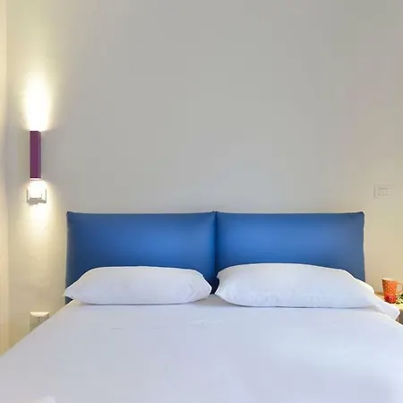 Exclusive Modern Flat Pace